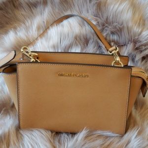 Michael Kors Mini Selma Crossbody Bag